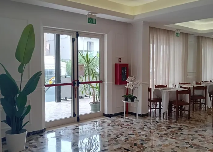 Otel Mira 2*