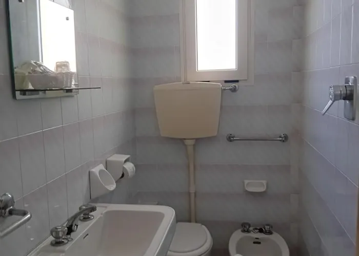 Otel Mira 2*
