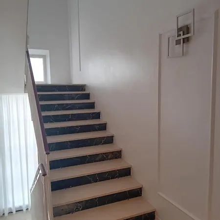 Mira Hotel 2*