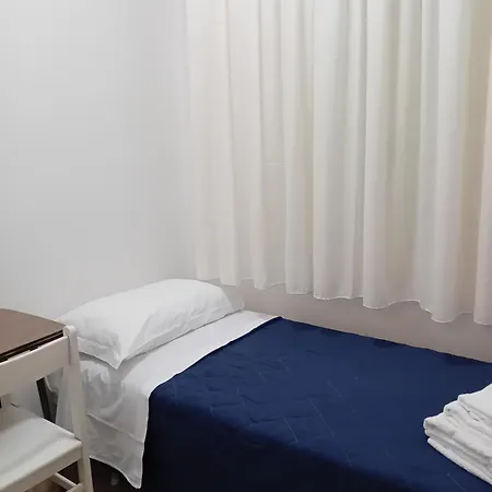 Mira Hotel 2*